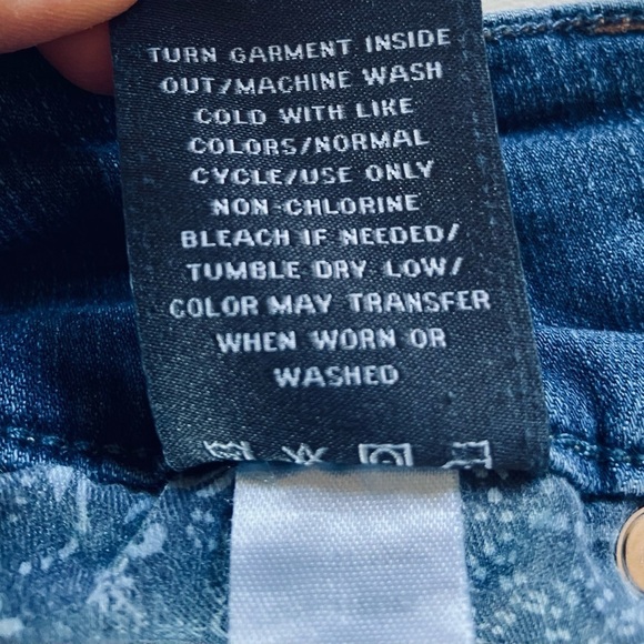 Torrid Distressed Mid Rise Skinny Jeans    Size 10R - Picture 12 of 13